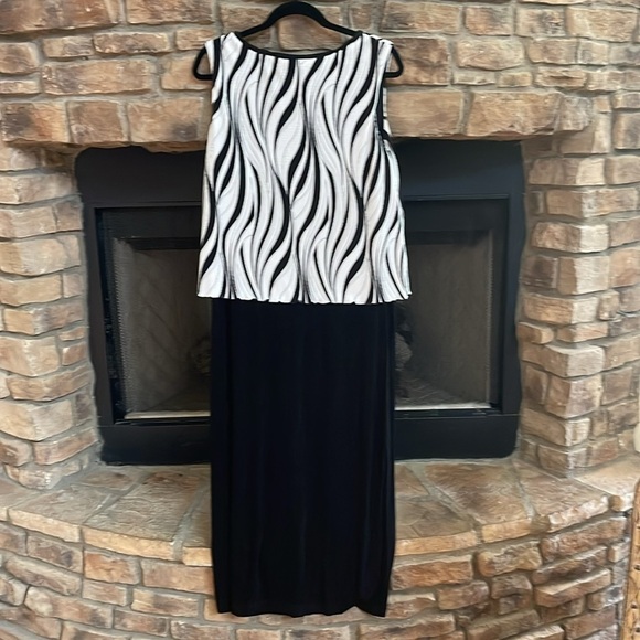 NWOT R & M Richards black and white sleeveless striped long gown. Size XXL - Picture 2 of 4